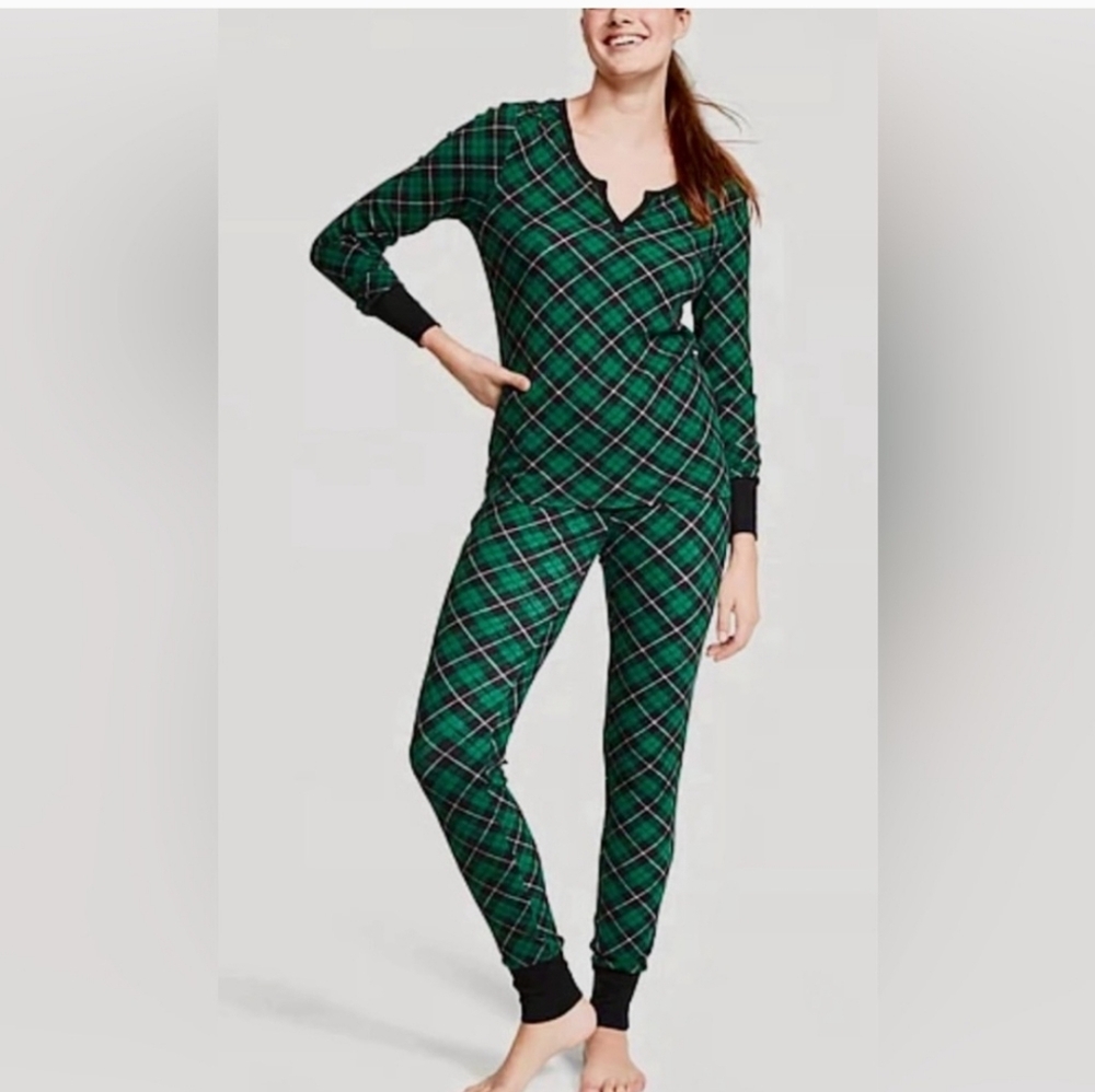Victoria's Secret Green Plaid Pajama Set